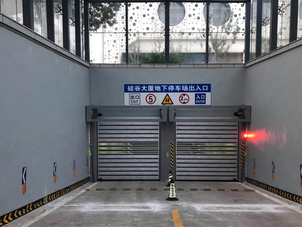 潍坊硅谷置业地下车库硬质快速门完工