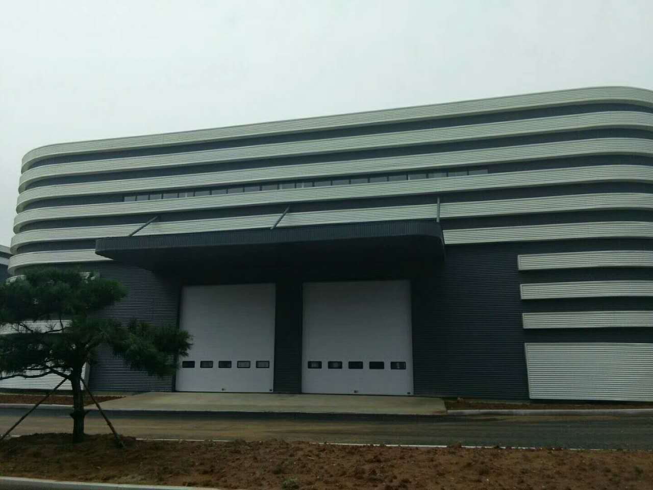 泰安适应性强的工业提升门