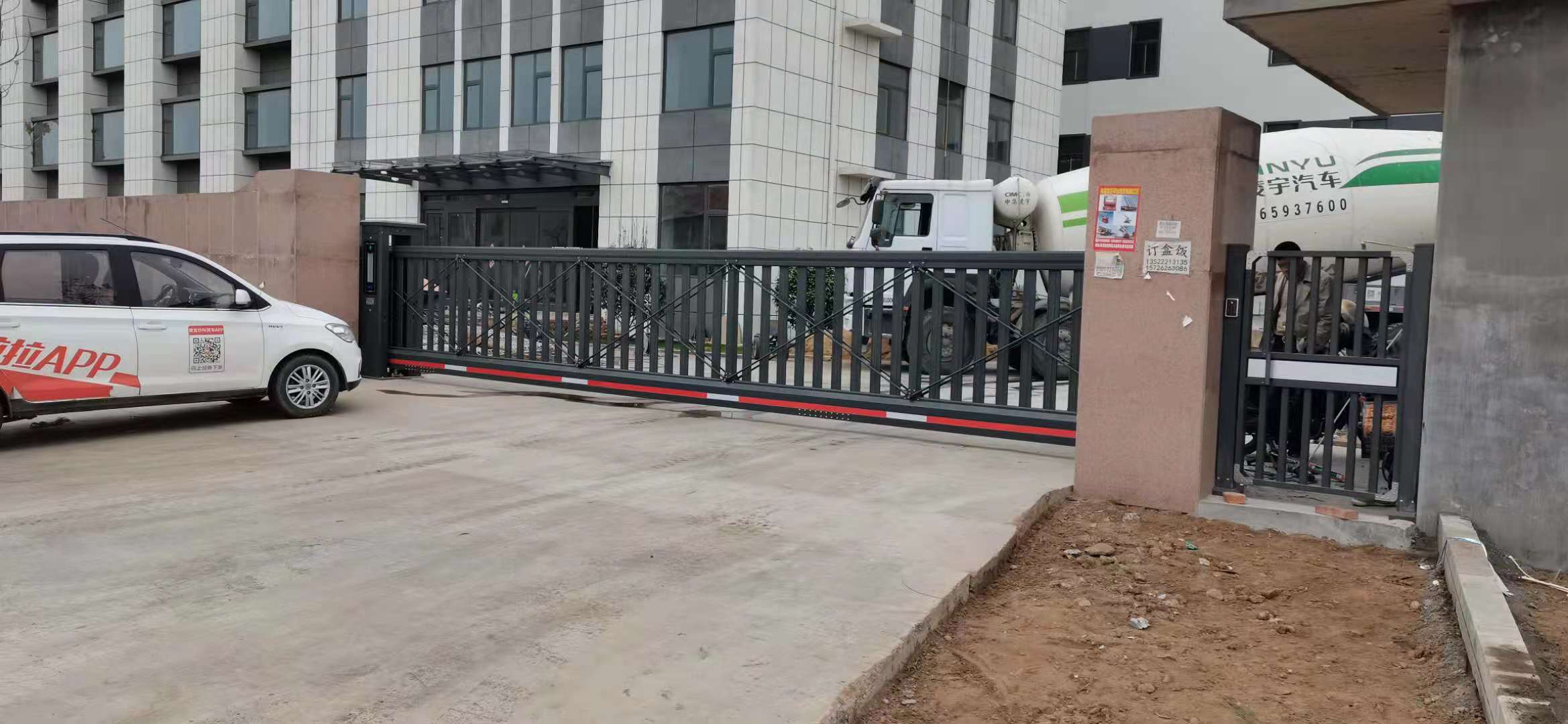 青岛悬浮门和伸缩门哪个好？