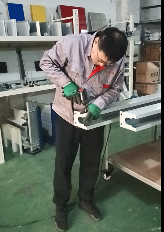 车间快速门火热生产中